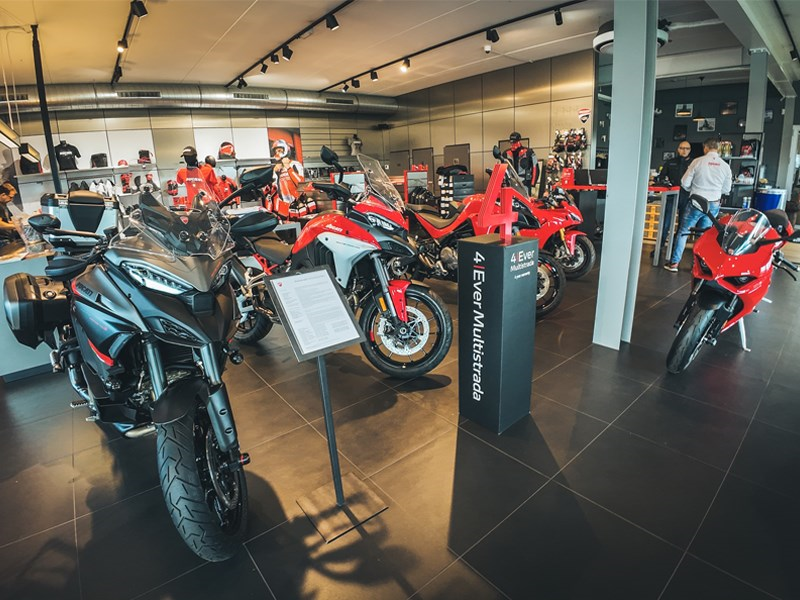 Stockmotoren: Nieuw en tweedehands